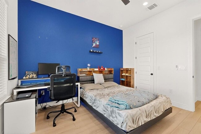 Building Photo - 2121 Lolo Ln