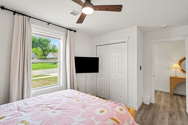 Building Photo - 2080 Thimble Creek Dr