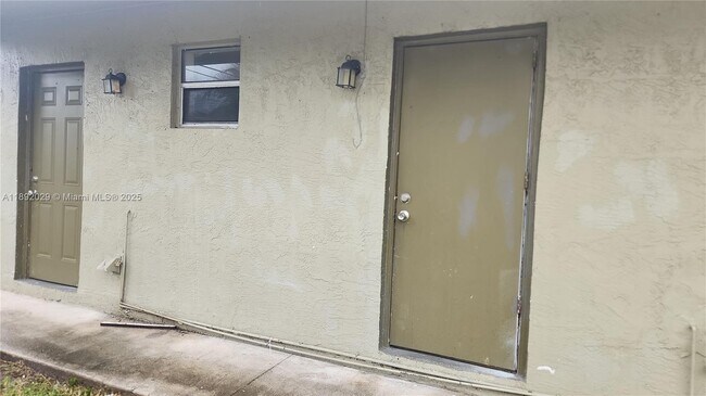 Primary Photo - 2730 NW 15th Ct