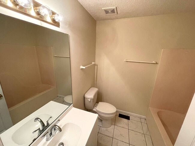 Building Photo - 1022 Cherry Hills Ct