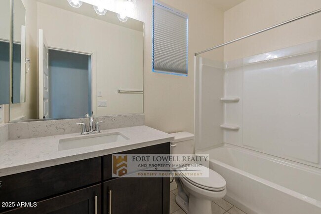 Building Photo - 8443 S 164th Dr