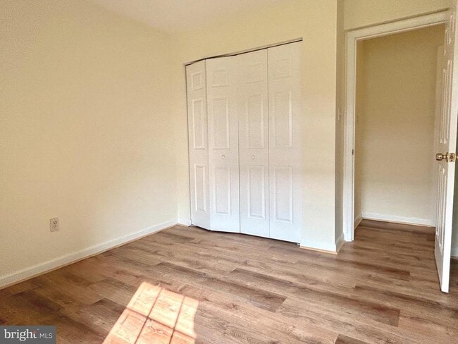 Building Photo - 136 Fairfield Dr