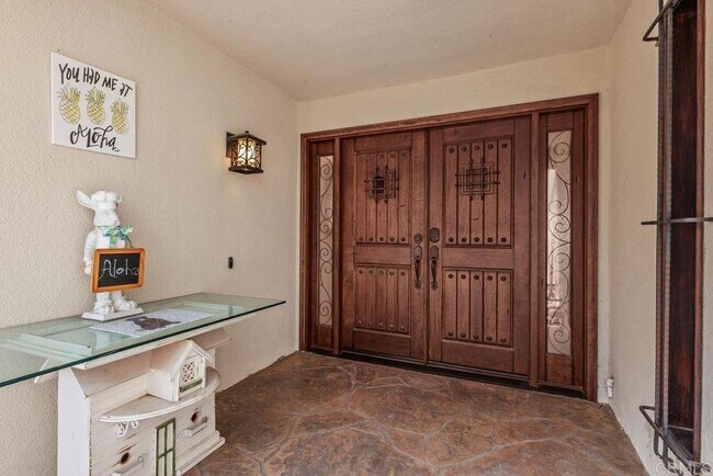 Building Photo - Remodeled 3BR/2BA Condo in the Heart of Ra...