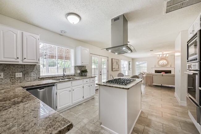 Building Photo - 2711 Weald Way Ct