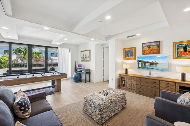 Building Photo - 1135 3rd Ave S