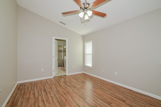 Building Photo - 832 Shell Ln