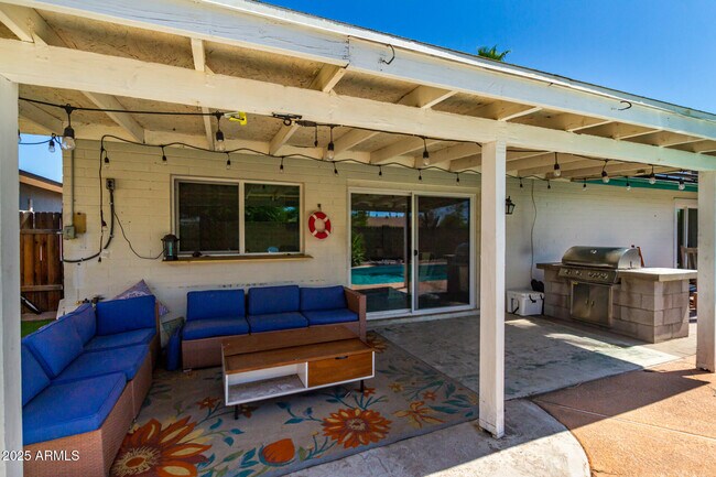 Building Photo - 2351 E Pebble Beach Dr