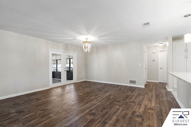 Building Photo - 19 Westford Ln