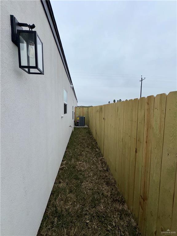 Building Photo - 22 Sparrow Rd