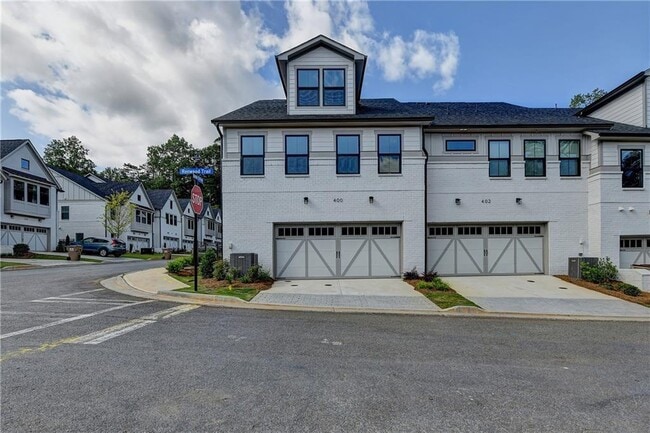 Building Photo - 400 Renwood Trl