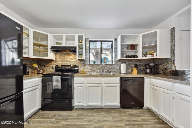 Building Photo - 512 10th Pl S