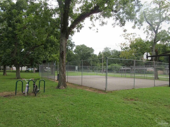 Building Photo - 4300 Santa Villa Dr