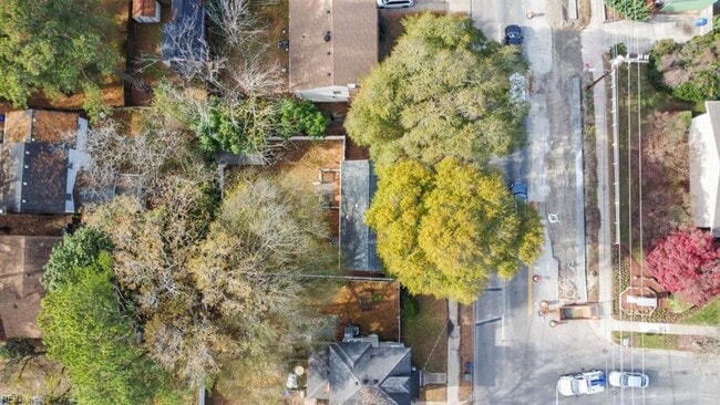 Building Photo - 1325 W Little Creek Rd