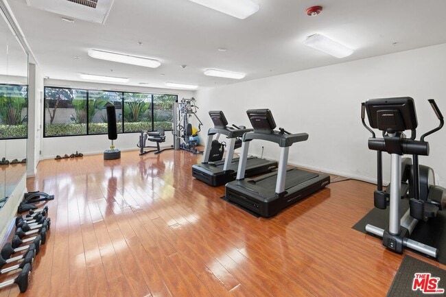 Building Photo - 311 S Gramercy Pl