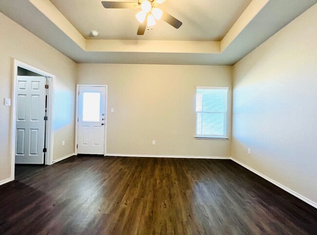 Building Photo - 3/2 Navarro ISD in Seguin