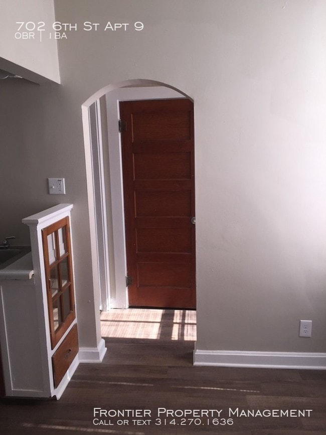 Building Photo - Efficiency Apartment in Boonville