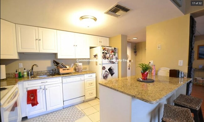 Building Photo - 85 Brainerd Rd