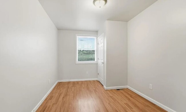 Building Photo - 1310 N Ellwood Ave