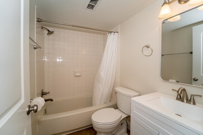 Building Photo - 21 Cristina Ct