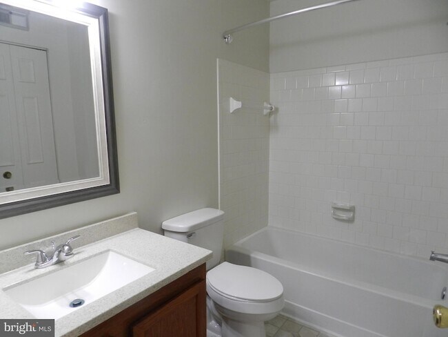 Building Photo - 7731 Inversham Dr