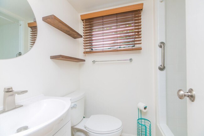 Building Photo - Lulani Ocean (Kaneohe) Single family home:...