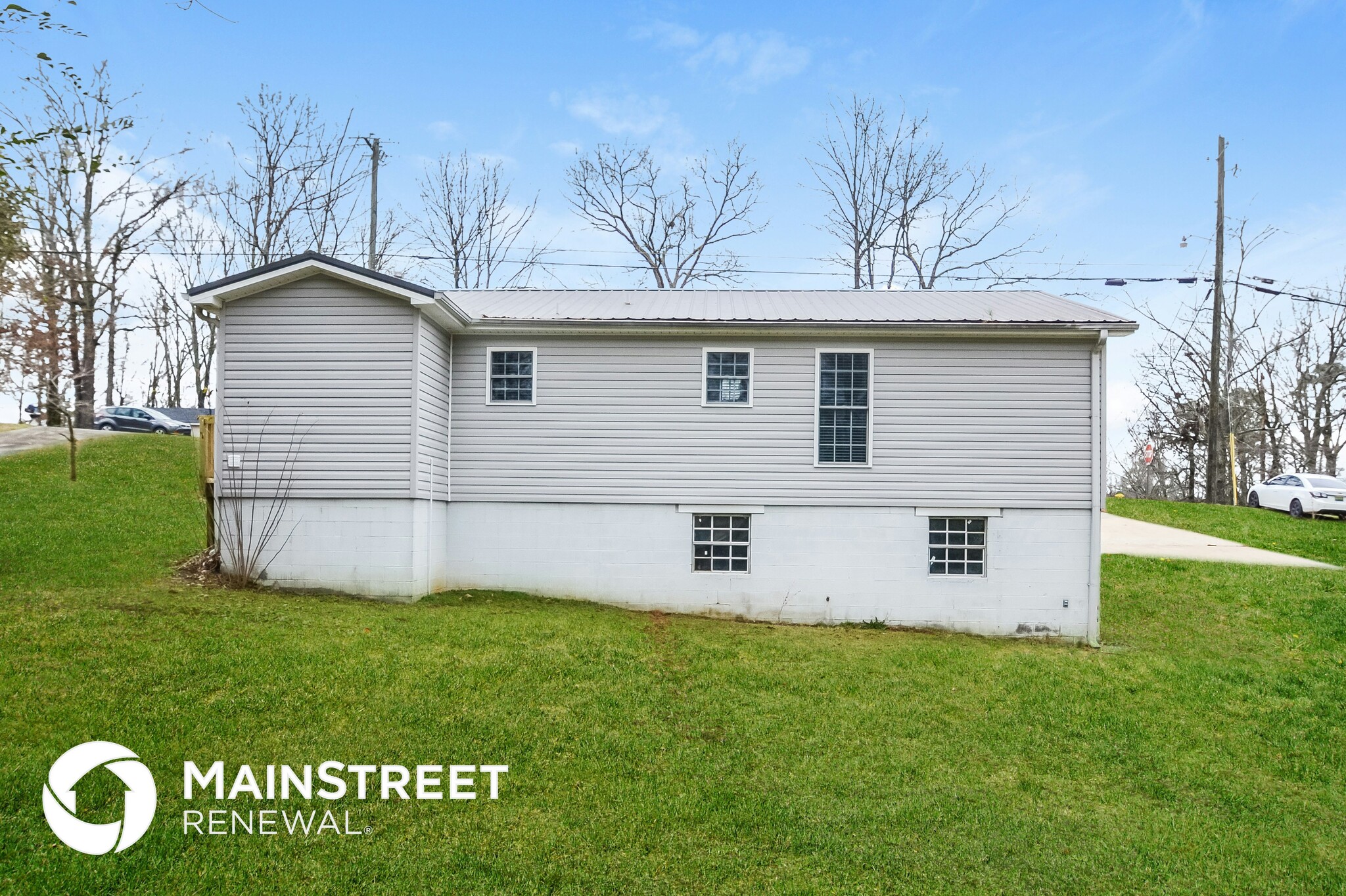 Building Photo - 1003 Oak Blvd