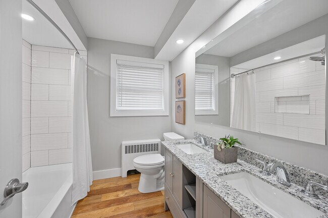 Building Photo - Longford