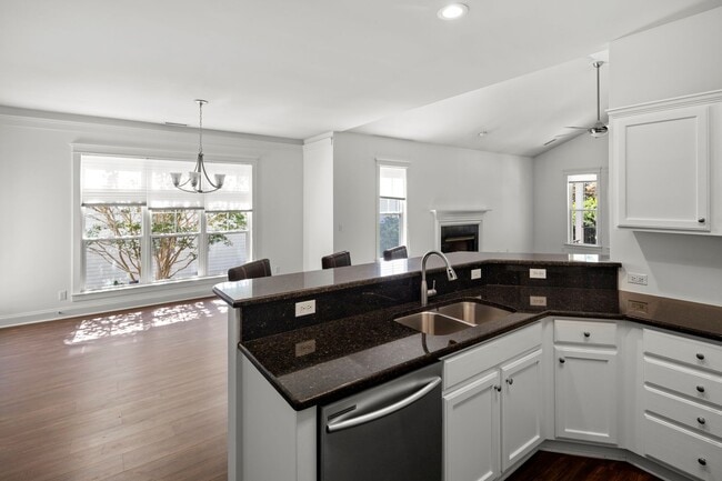 Building Photo - House in Biltmore Park!