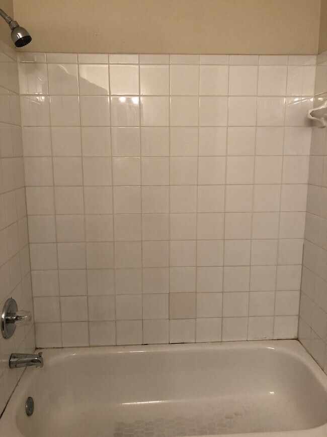 Building Photo - T10