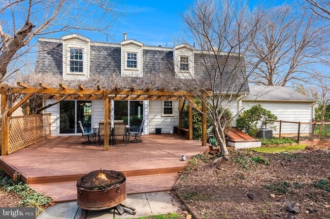 Building Photo - 1700 Chester Mill Rd