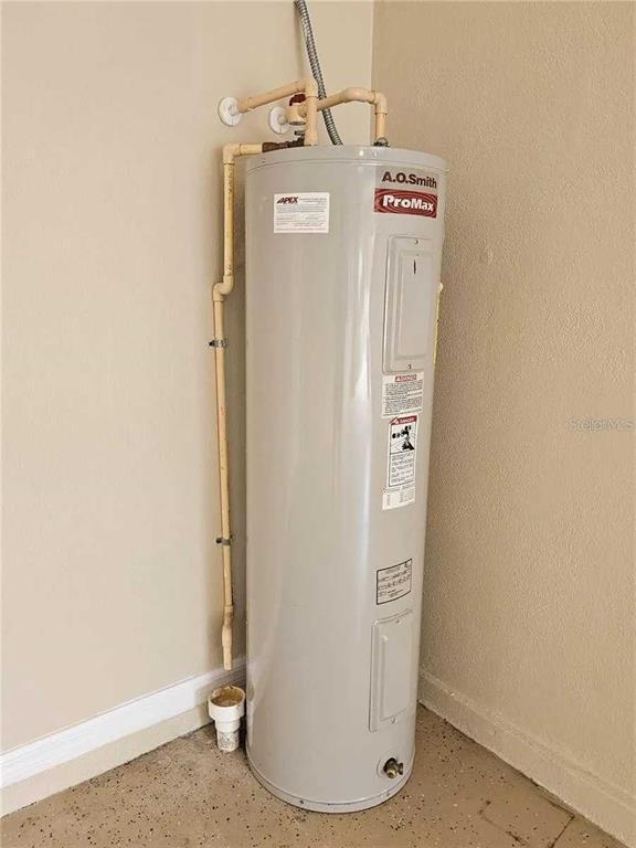 Building Photo - 1120 Blackwater Dr