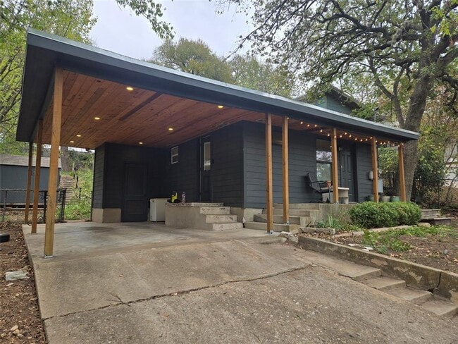 Building Photo - 1307 Deloney St