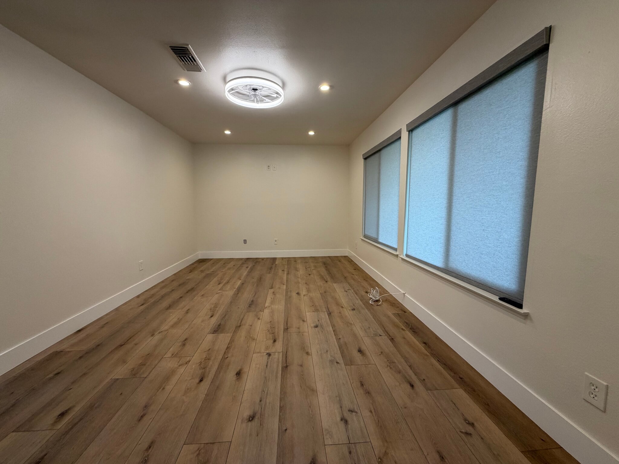 Building Photo - 3832 Chelsea Dr