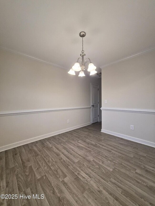 Building Photo - 616 Riggs Rd