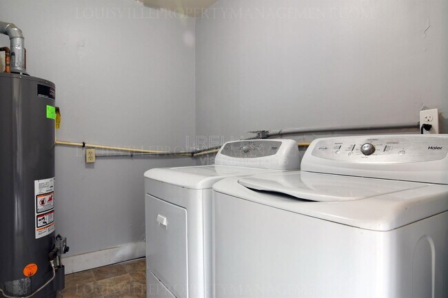 Building Photo - 9002 Whippoorwill Rd