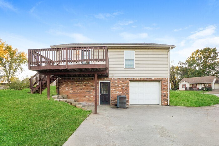 Building Photo - 217 Short St