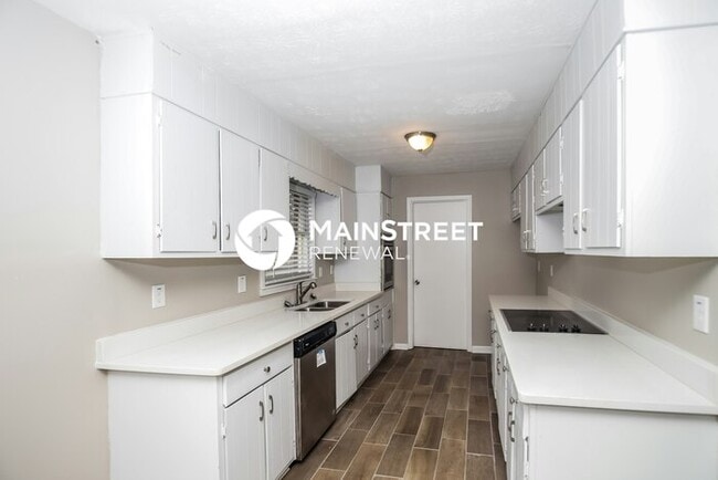 Building Photo - 3 Bedroom Pet-Friendly Home in Powder Springs, GA with Main Street Renewal