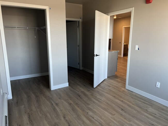 Building Photo - JP Place