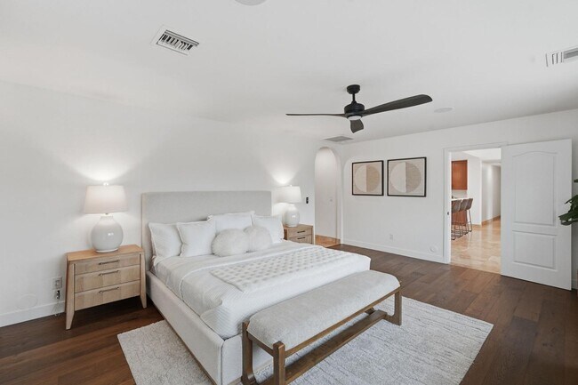 Building Photo - 6302 E Cochise Rd