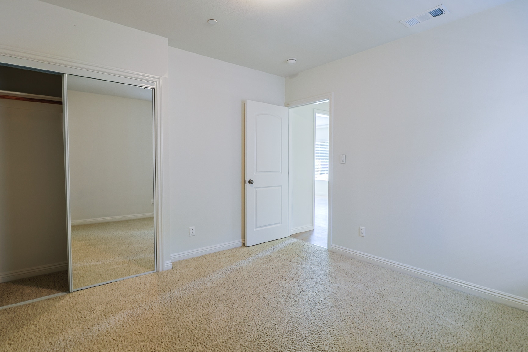 Building Photo - 844 N Lima St