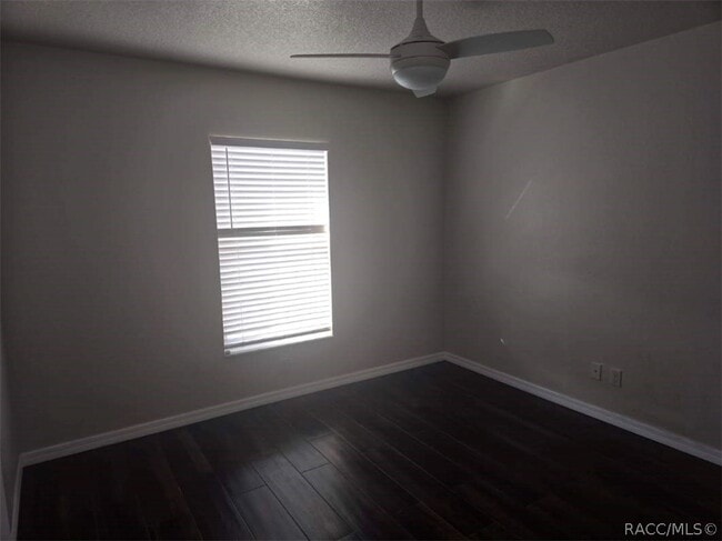 Building Photo - 5835 N Decarlo Dr