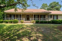 Building Photo - 1608 Piney Creek Pl