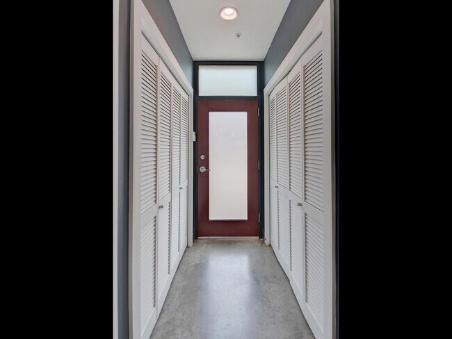 Building Photo - 2205 N Lamar Blvd