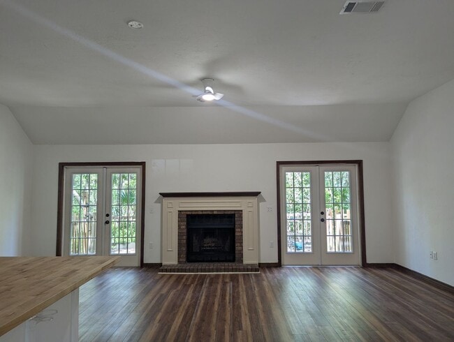 Building Photo - 3/2 : Nestled in the highly desirable Haile Plantation community