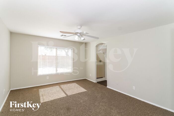 Building Photo - 15847 N Gil Balcome St