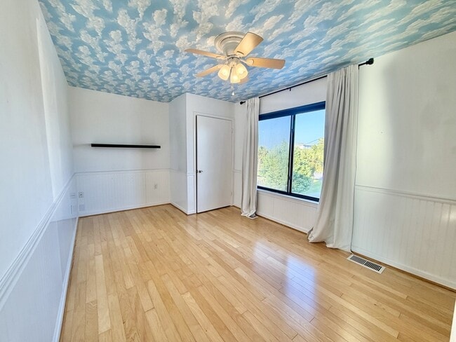 Building Photo - 723 Sailfish Dr