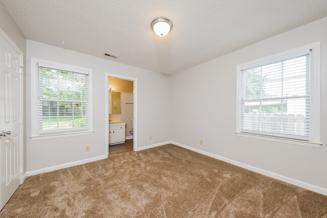 Building Photo - 4316 Cornell Ave