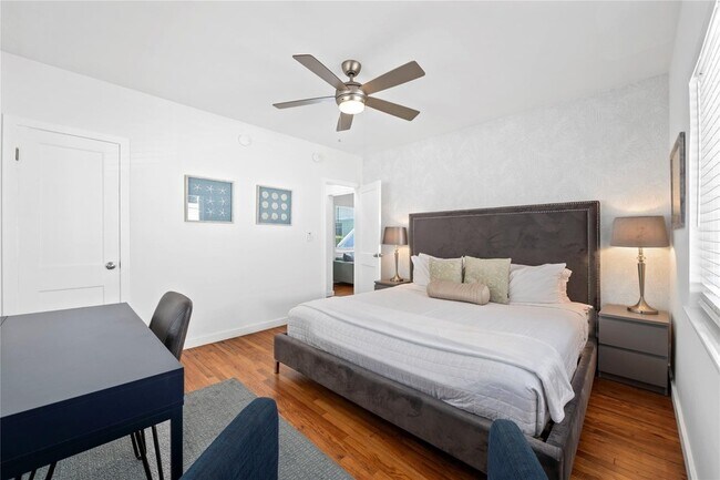 Building Photo - 3015 Seville St