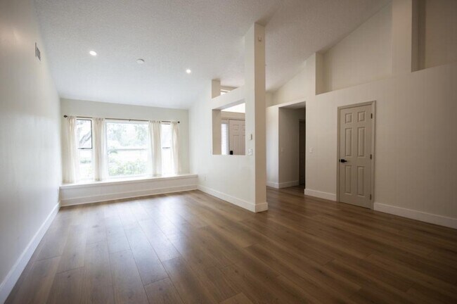 Building Photo - 16104 Stowe Ct