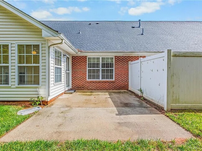 Building Photo - Earn Wealth While Leasing – Like a Homeowner – Lease to Own